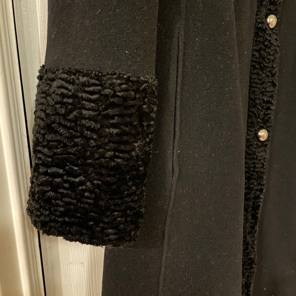 Woolen coat - Picture 3 of 7